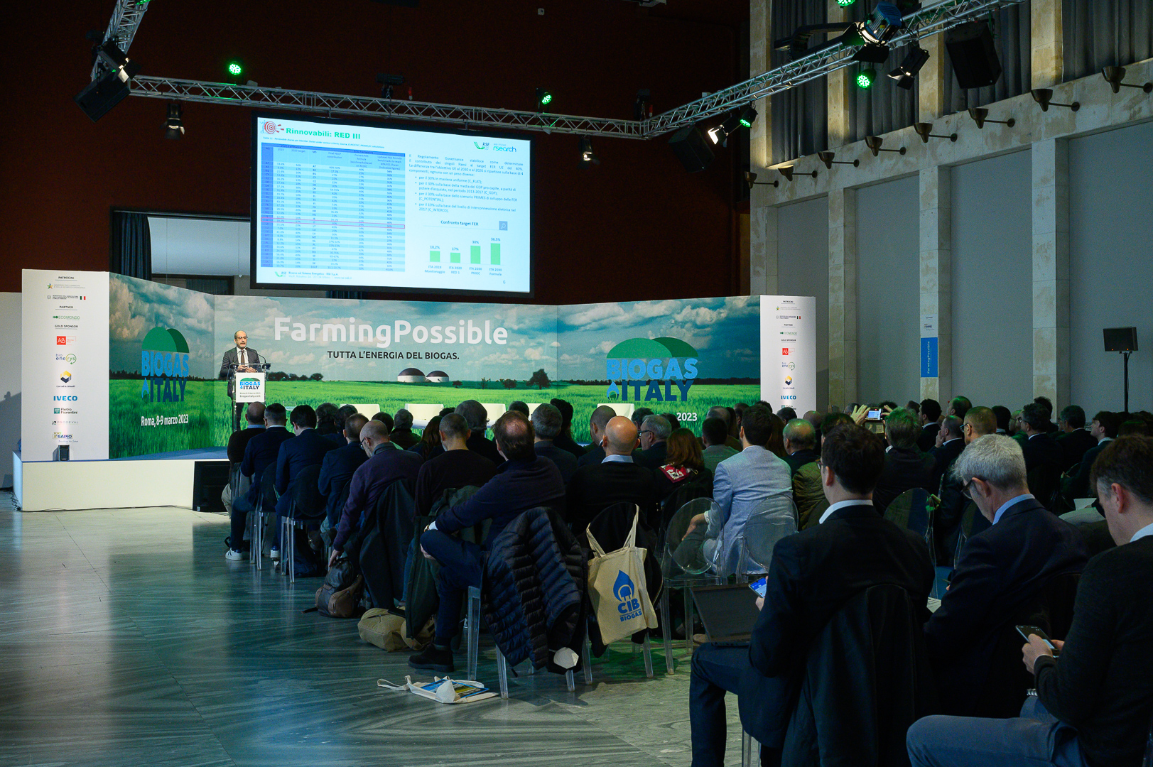1122_NZ6IIMDA6873_sala_Delfanti